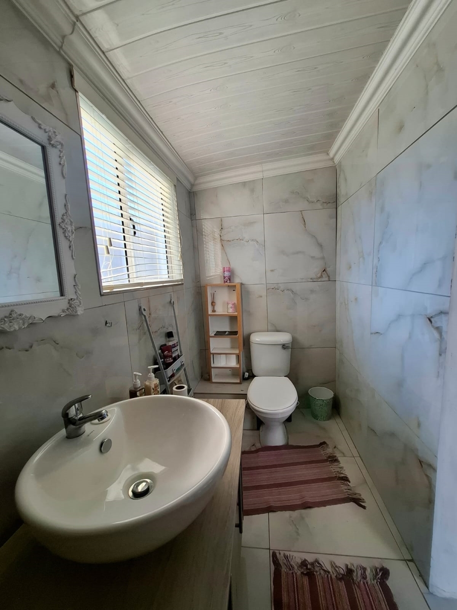 1 Bedroom Property for Sale in Edgemead Western Cape
